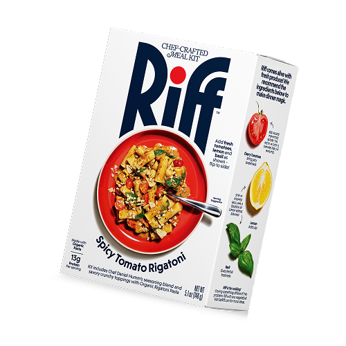 Angled 3D rendering of a Riff Spicy Tomato Rigatoni chef-crafted meal kit box, on a transparent background.